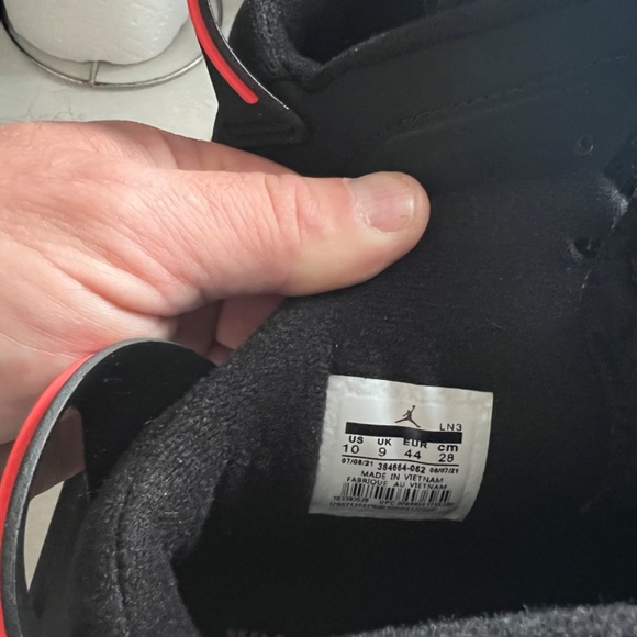 Athletic_Shoes